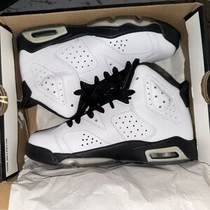 Jordan 6 Retro Kids White and Black Sneakers - Size 4Y